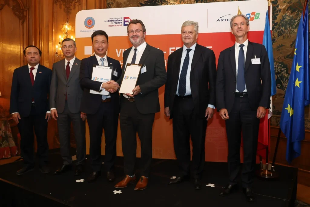 FPT and ZEBOX formalise their partnership at the Vietnam-France Leaders Forum